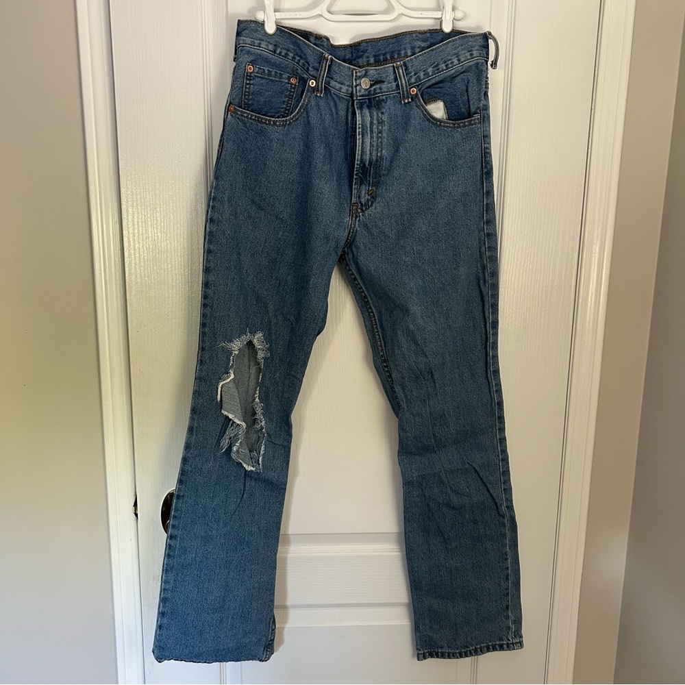 Levi’s mid rise 516 jeans